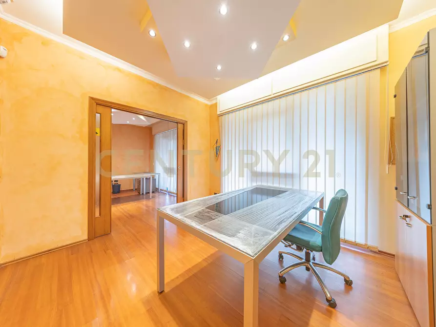 Immagine 1 di Ufficio in vendita  in Via Claudio Villa 81 a Roma