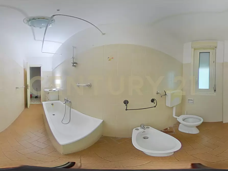 Immagine 46 di Pentalocale in vendita  in Via Due Obelischi 48 a Gravina Di Catania