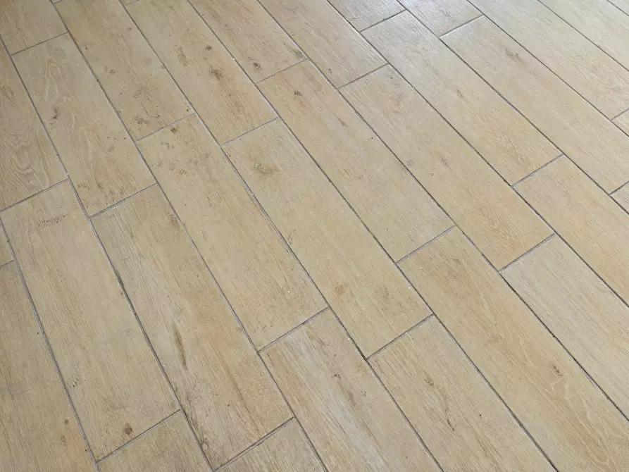 Immagine 14 di Locale commerciale in vendita  in Via Nizzeti 3 a Tremestieri Etneo