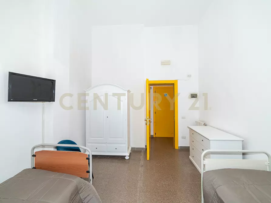 Immagine 11 di Locale commerciale in vendita  in Viale Polibio a Siracusa