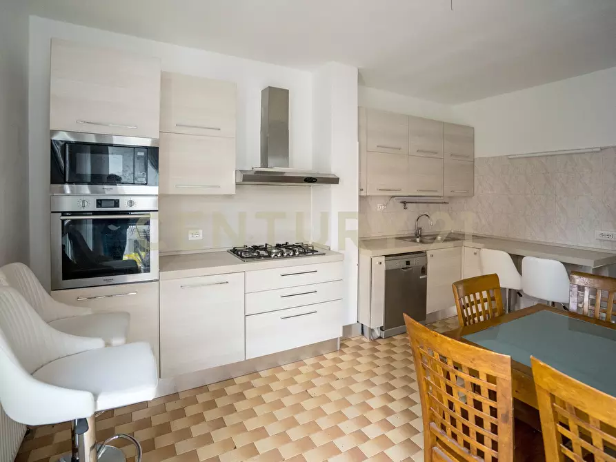 Immagine 6 di Pentalocale in vendita  in Via Umberto Maddalena 1 a Verona