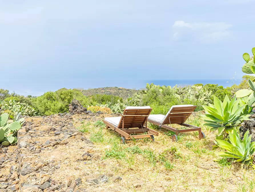 Immagine 43 di Casa indipendente in vendita  in 91017 Pantelleria TP a Pantelleria