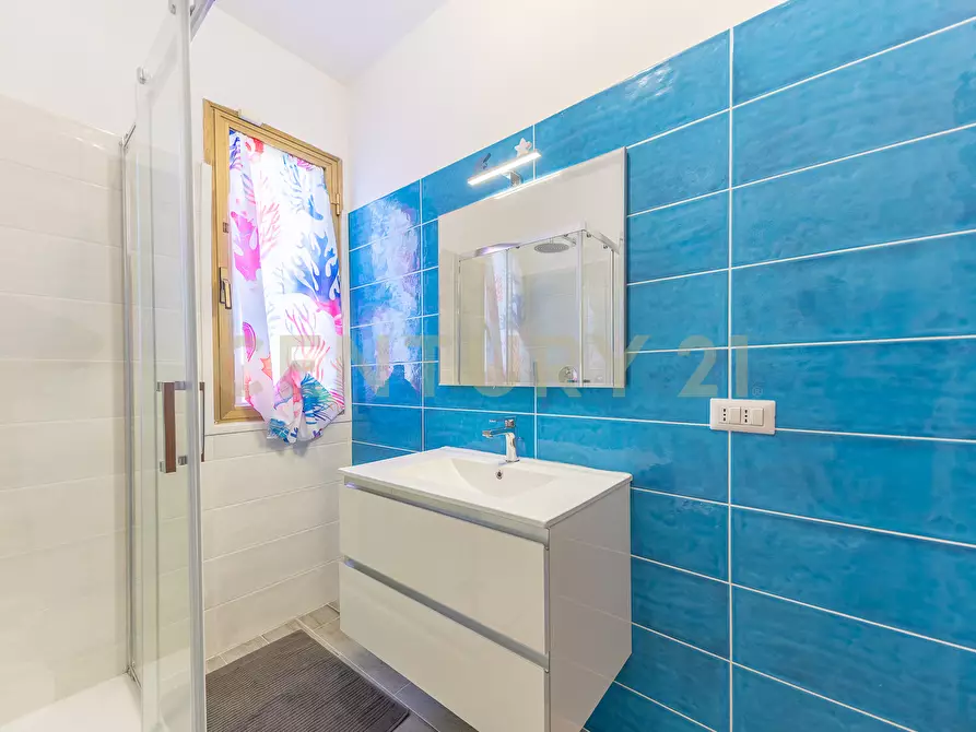 Immagine 11 di Villa in vendita  in Strada Isola Bella 43 a Latina