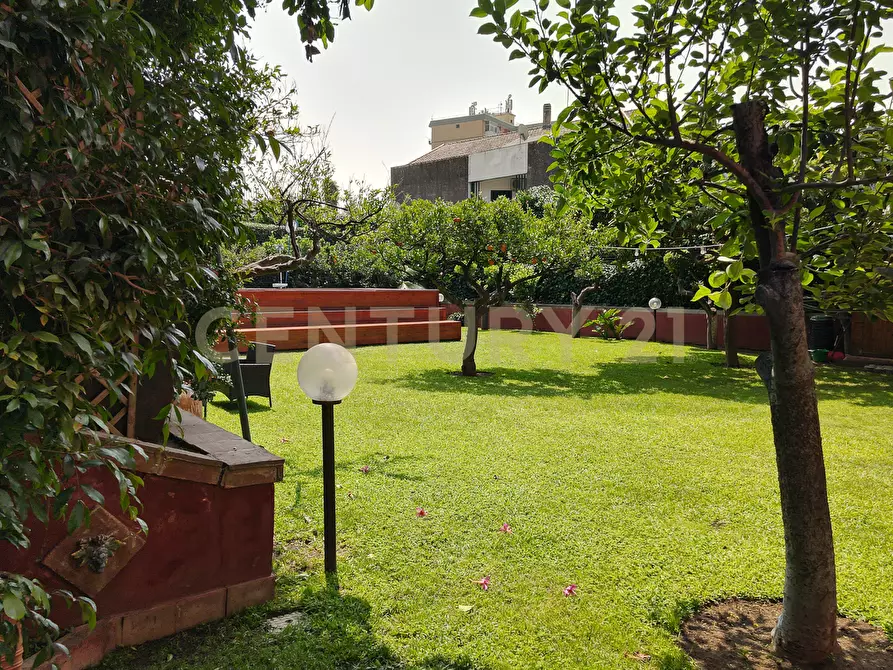 Immagine 78 di Villa in vendita  in Via Scalilla 42 a Catania