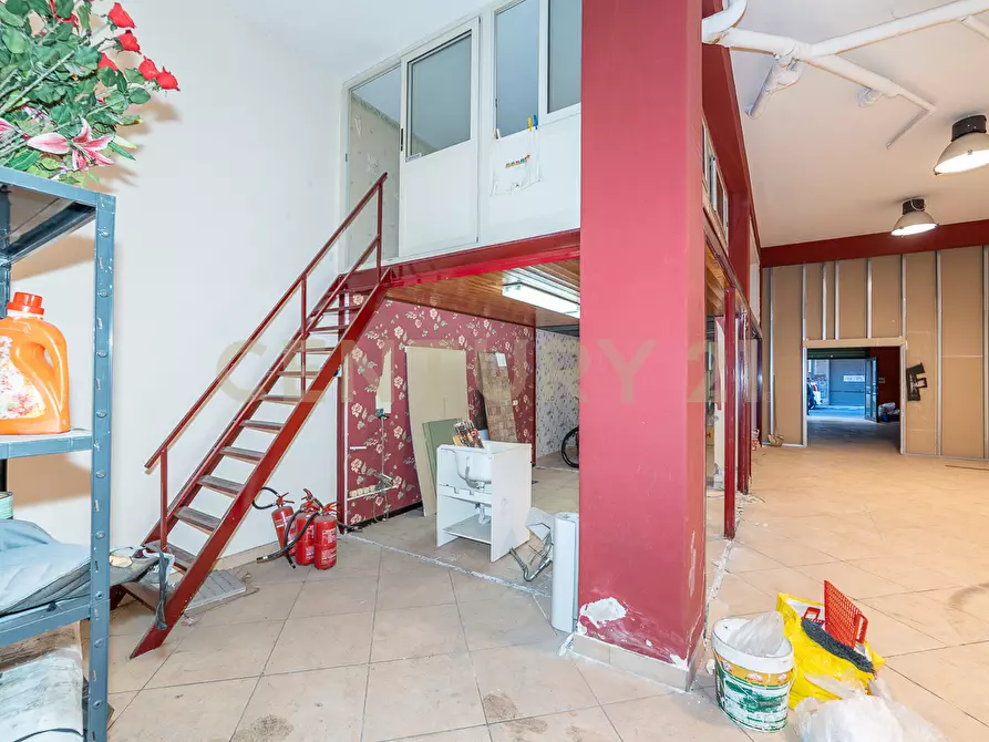 Immagine 18 di Attività commerciale in vendita  a Misterbianco