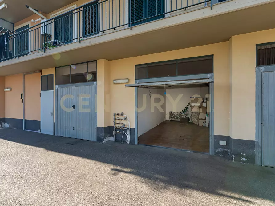 Immagine 42 di Trilocale in vendita  in Via Teocrito 10 a Aci Catena