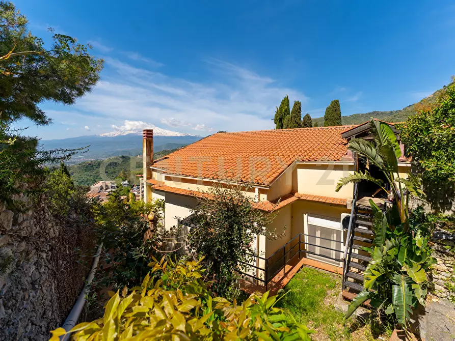 Immagine 51 di Villa in vendita  in Via Leonardo Da Vinci 5 a Taormina