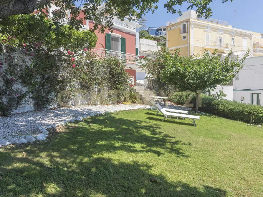 Immagine 25 di Villa in vendita  in Via Staglio 23 a Ponza