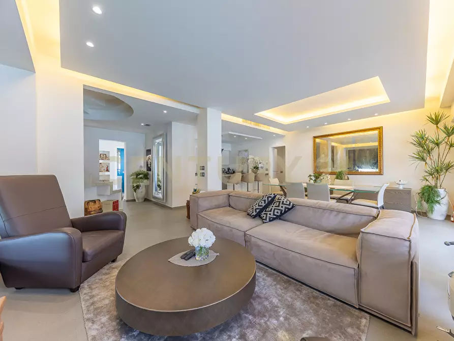 Immagine 35 di Villa in affitto  in Via Bedollo 117 a Roma