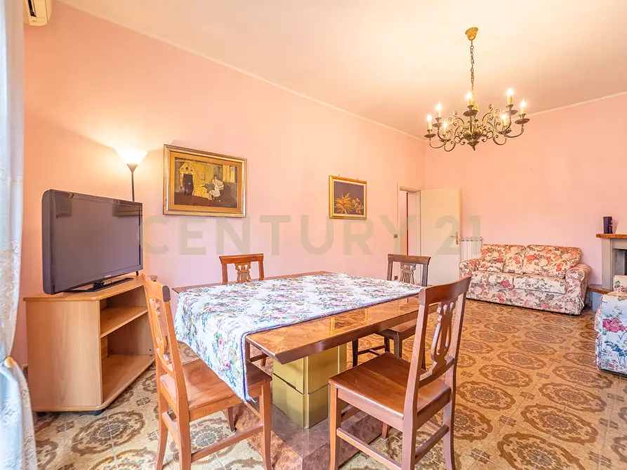 Immagine 36 di Pentalocale in vendita  in Via Due Giugno 66 a Fonte Nuova