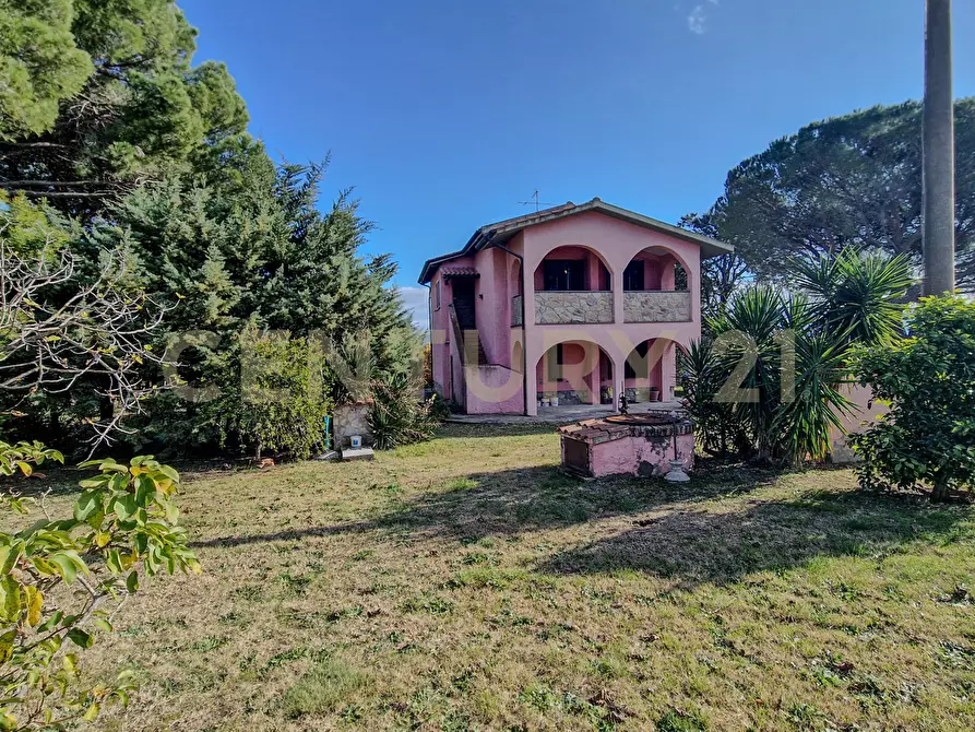 Immagine 2 di Villa in vendita  in Pian dei bichi a Roccastrada