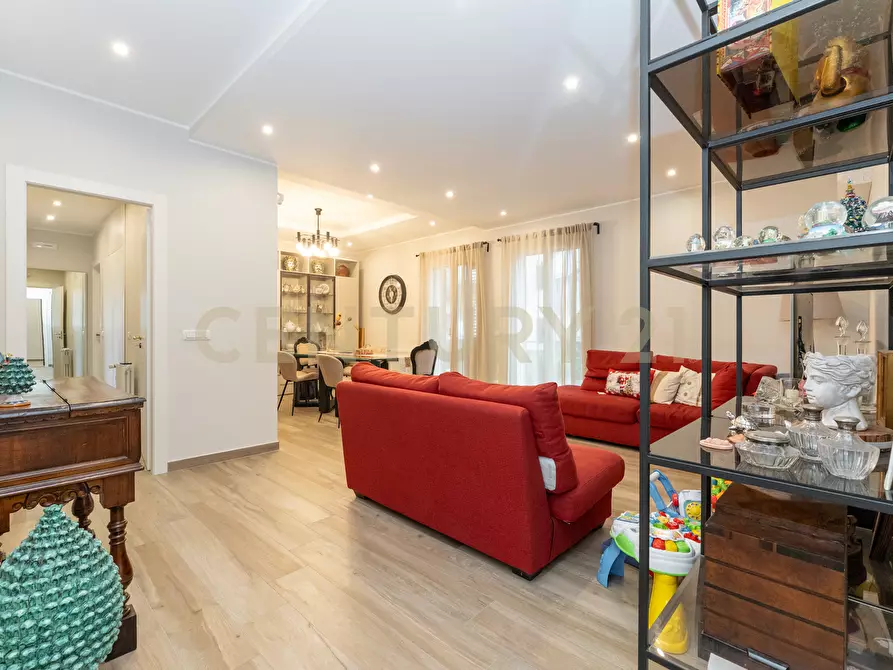 Immagine 1 di Quadrilocale in vendita  in Via Ludovico Ariosto 27 a Acireale