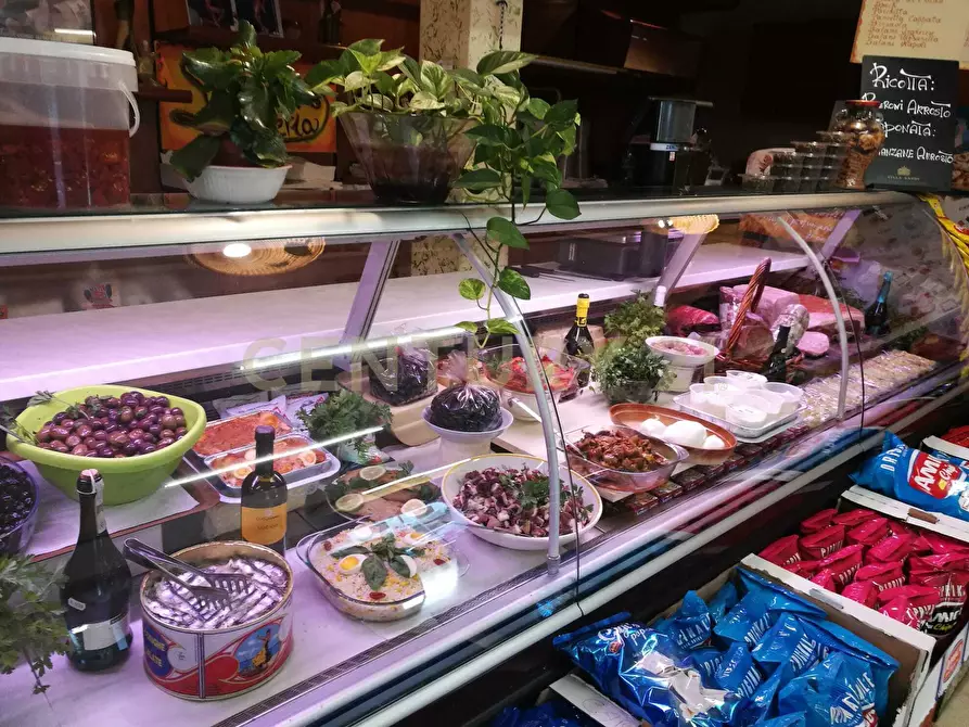 Immagine 9 di Locale commerciale in vendita  in Viale dei Lidi a Siracusa