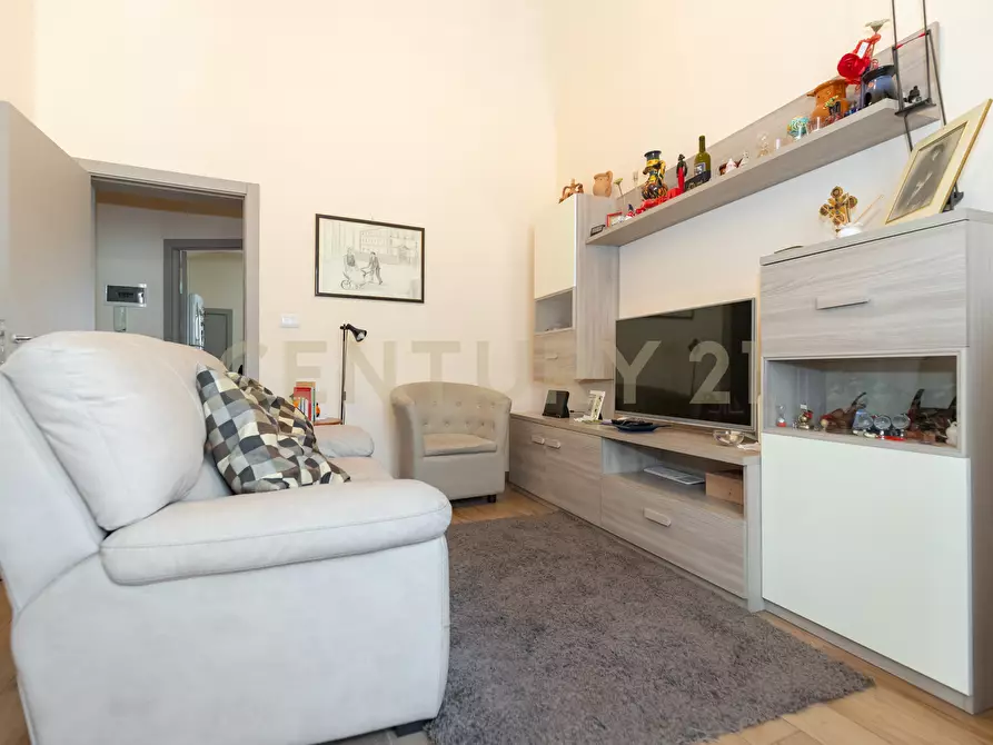 Immagine 5 di Pentalocale in vendita  in Via Recupero 38 a Catania