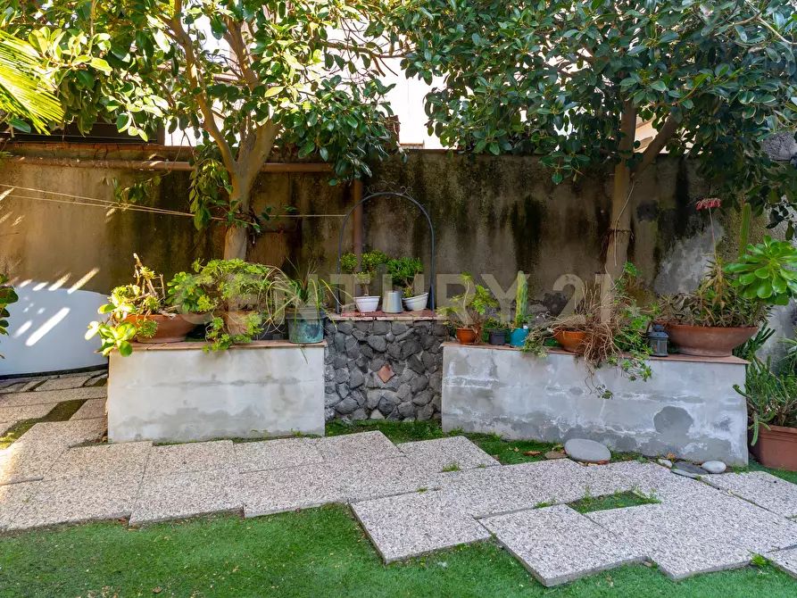 Immagine 4 di Casa indipendente in vendita  in Via Etnea 419 a Tremestieri Etneo