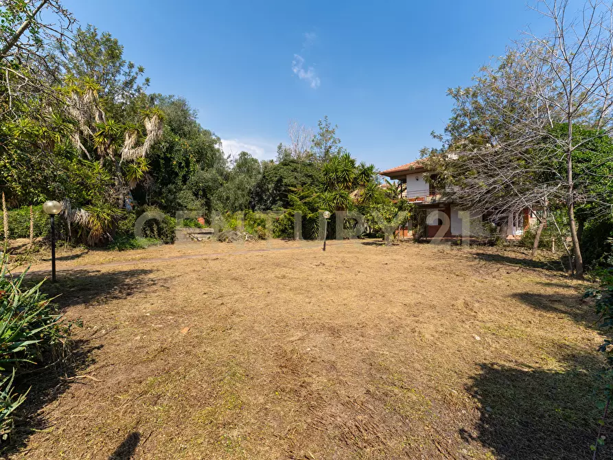 Immagine 7 di Villa in vendita  in Via dei Ciclopi 71 a Aci Catena