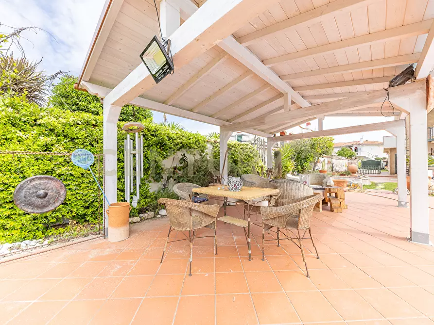 Immagine 67 di Villa in vendita  in Via Calabria 4 a Ardea