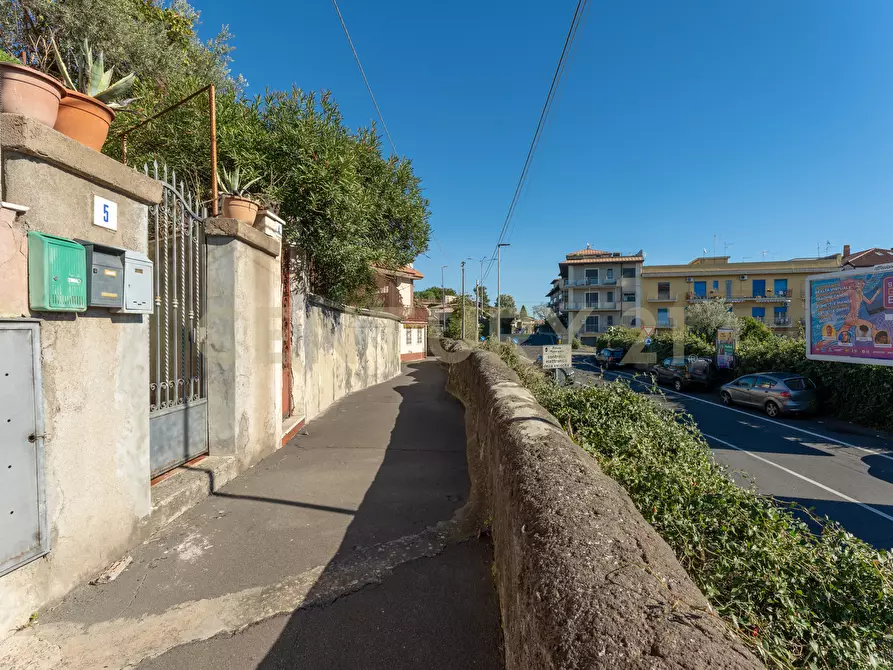 Immagine 11 di Casa semindipendente in vendita  in VIA SCALA DI BETTA 69 a Sant'agata Li Battiati