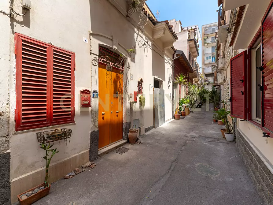 Immagine 3 di Casa indipendente in vendita  in Cortile del Granato 4 a Catania