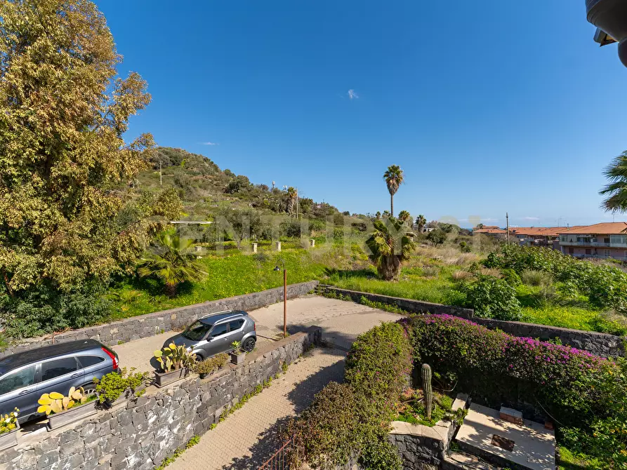 Immagine 23 di Appartamento in vendita  in Via Stazione 12 a Aci Castello