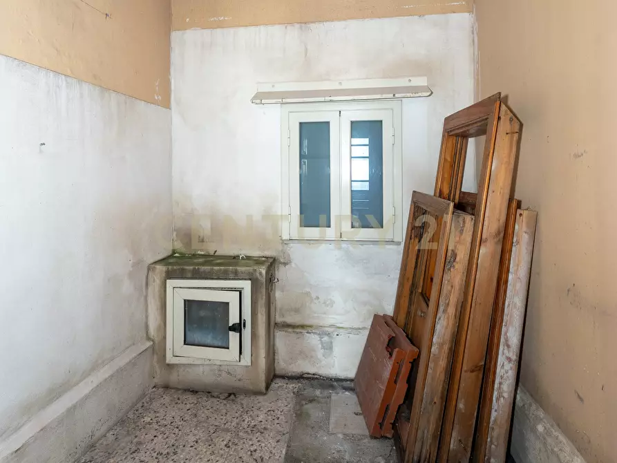 Immagine 16 di Locale commerciale in vendita  in Via Nizzeti 3 a Tremestieri Etneo