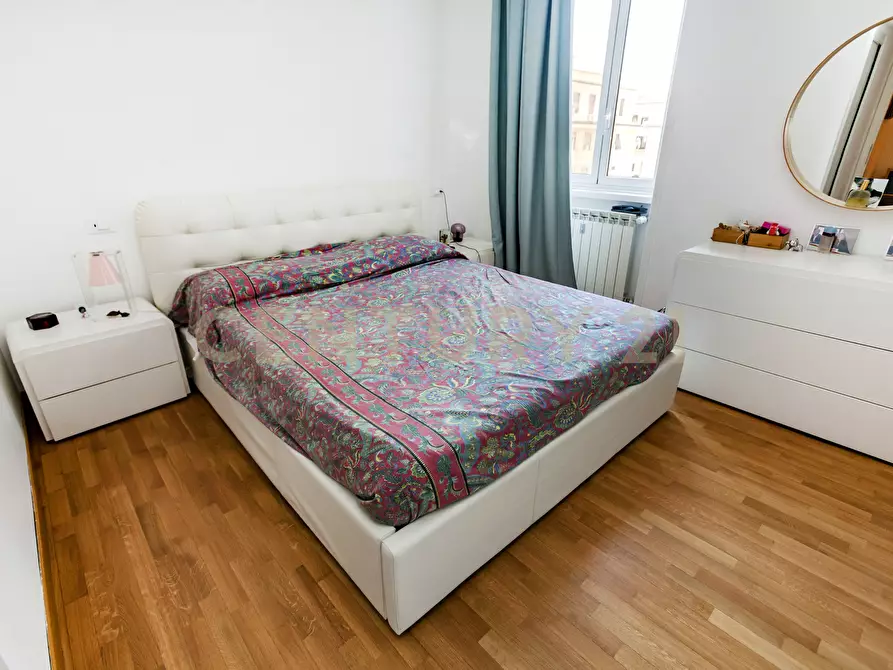 Immagine 6 di Trilocale in vendita  in Via Vetulonia 45 a Roma