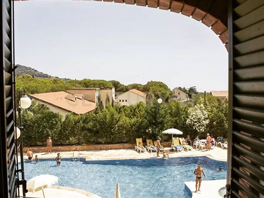 Immagine 2 di Albergo/B&B/Residence in vendita  in Via Etnea 163 a Nicolosi