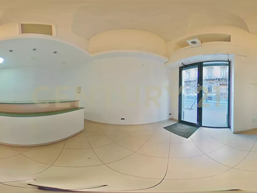 Immagine 21 di Locale commerciale in affitto  in viale Regina Margherita 19 a Catania