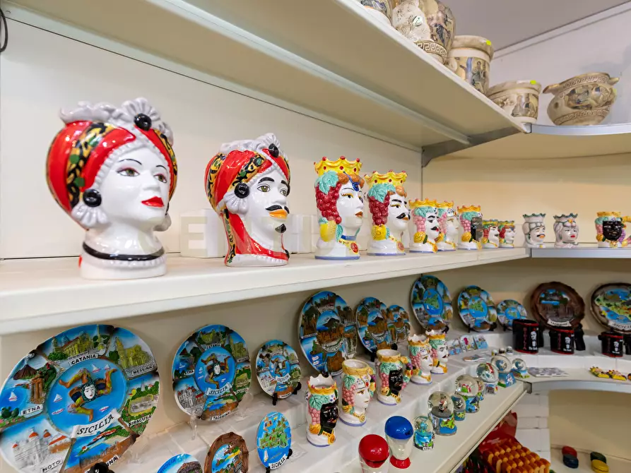 Immagine 25 di Locale commerciale in vendita  in Via Antonio Gramsci 3434 a Fiumefreddo Di Sicilia