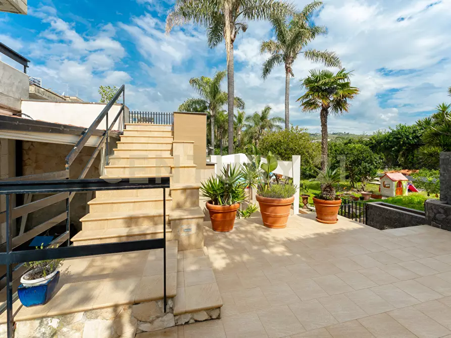 Immagine 3 di Villa in vendita  in Via G. Pezzana 11 a Aci Castello