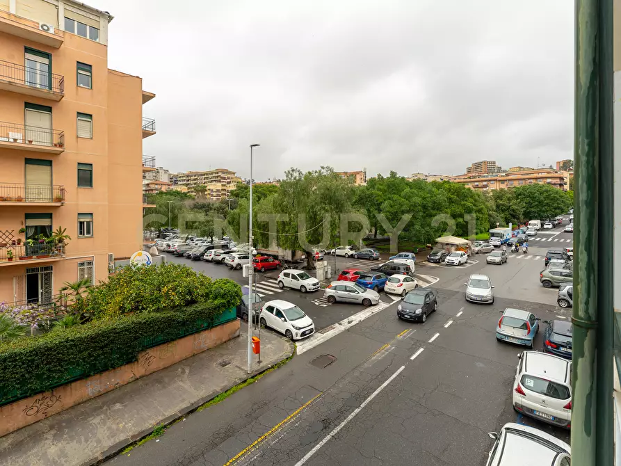 Immagine 29 di Trilocale in vendita  in Via Torino 86 a Catania