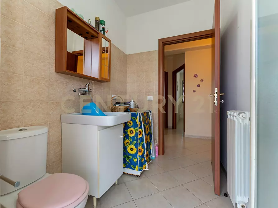 Immagine 29 di Trilocale in vendita  in Via Teocrito 10 a Aci Catena