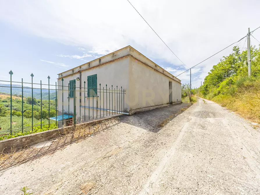 Immagine 43 di Rustico / casale in vendita  in via mercorano 1 a San Gregorio Da Sassola