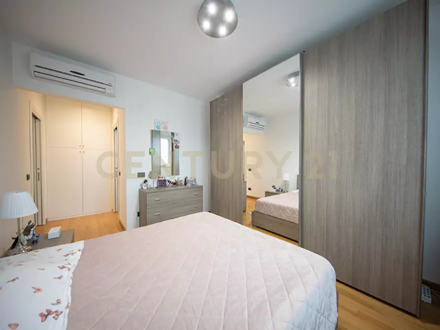 Immagine 12 di Bilocale in vendita  in Via Isotta Gaeta 15 a Roma