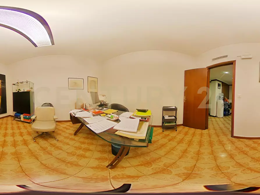 Immagine 48 di Pentalocale in vendita  in Via Grazia Deledda 2 a Catania