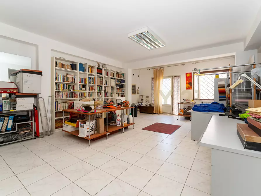 Immagine 81 di Villa in vendita  in Via Alcaloro Petrone 47 a Viagrande