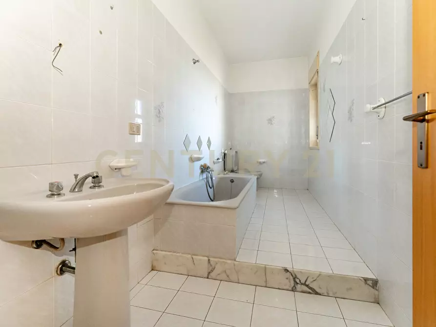 Immagine 25 di Trilocale in vendita  in CONTRADA PISCITELLO 11 a Lentini