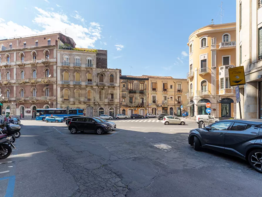 Immagine 20 di Pentalocale in vendita  in Via Redentore 15 a Catania