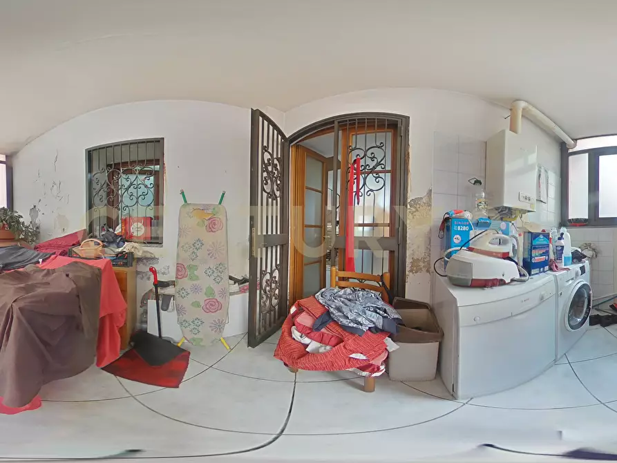 Immagine 40 di Pentalocale in vendita  in Via Giuseppe Verdi 165 a Catania