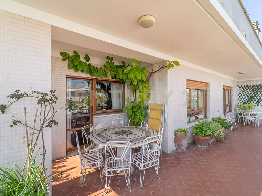 Immagine 22 di Attico in vendita  in Viale Cortina d'Ampezzo 199 a Roma