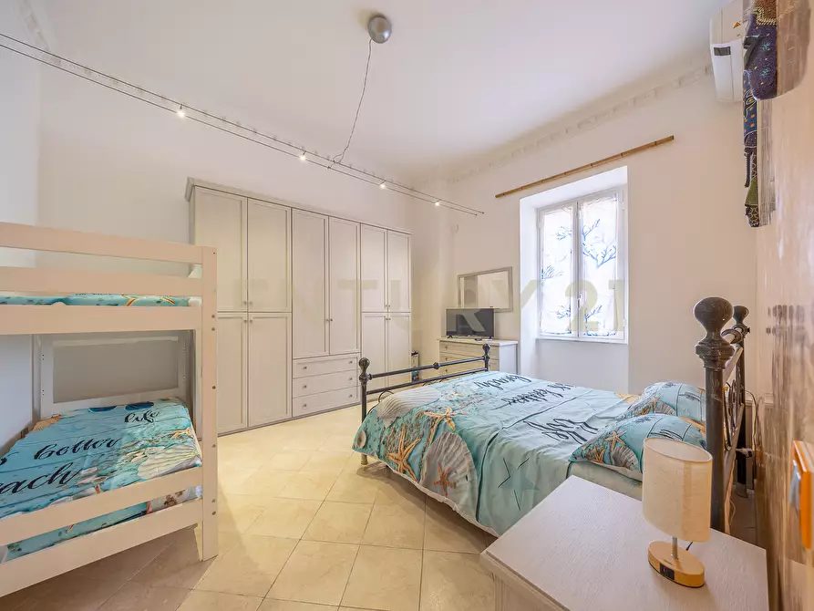 Immagine 11 di Trilocale in vendita  in Piazza Pia 10 a Anzio