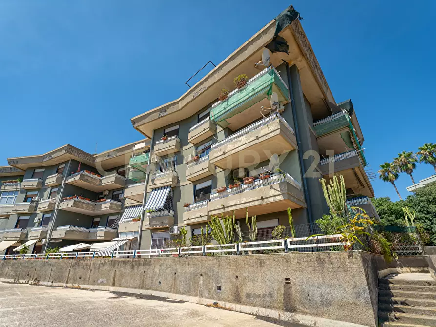 Immagine 5 di Pentalocale in vendita  in Via Cristoforo Colombo 1 a San Gregorio Di Catania