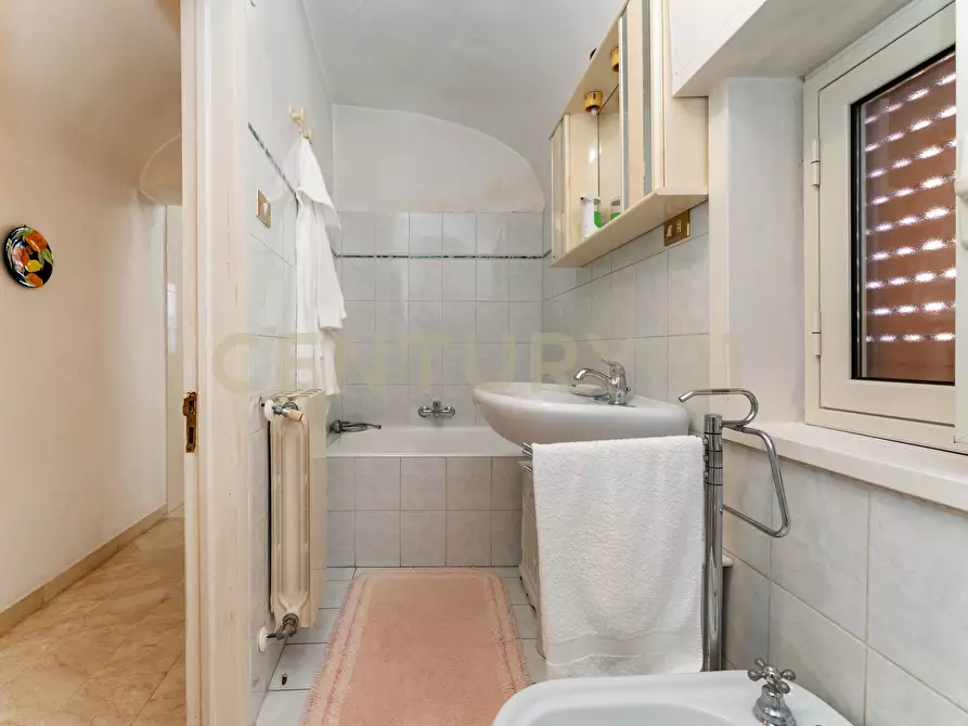 Immagine 49 di Pentalocale in vendita  in Via Antonino di Sangiuliano 185 a Catania
