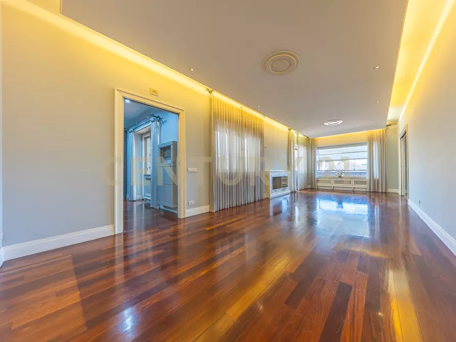 Immagine 30 di Appartamento in vendita  in Via Bevagna 68 a Roma