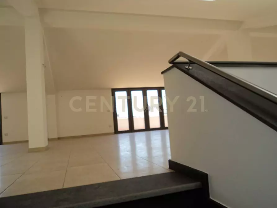 Immagine 12 di Locale commerciale in vendita  in Via Archimede 149 a Catania