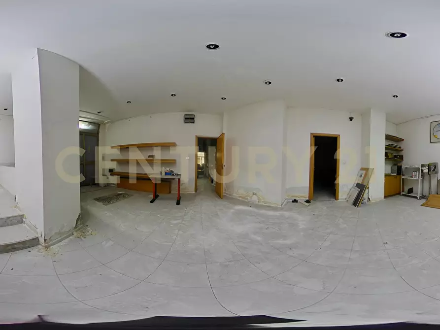 Immagine 54 di Locale commerciale in vendita  in Viale Mario Rapisardi 186 a Catania