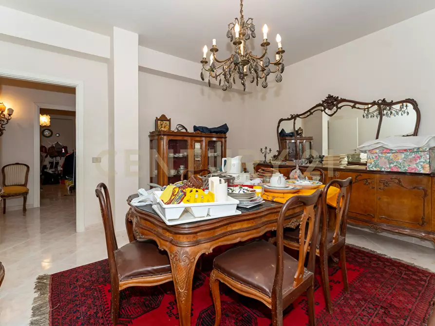 Immagine 24 di Pentalocale in vendita  in Via Archimede sn a Carlentini