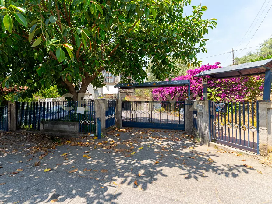 Immagine 17 di Loft/Open space in vendita  in Via Madonna delle Lacrime 64 a San Giovanni La Punta