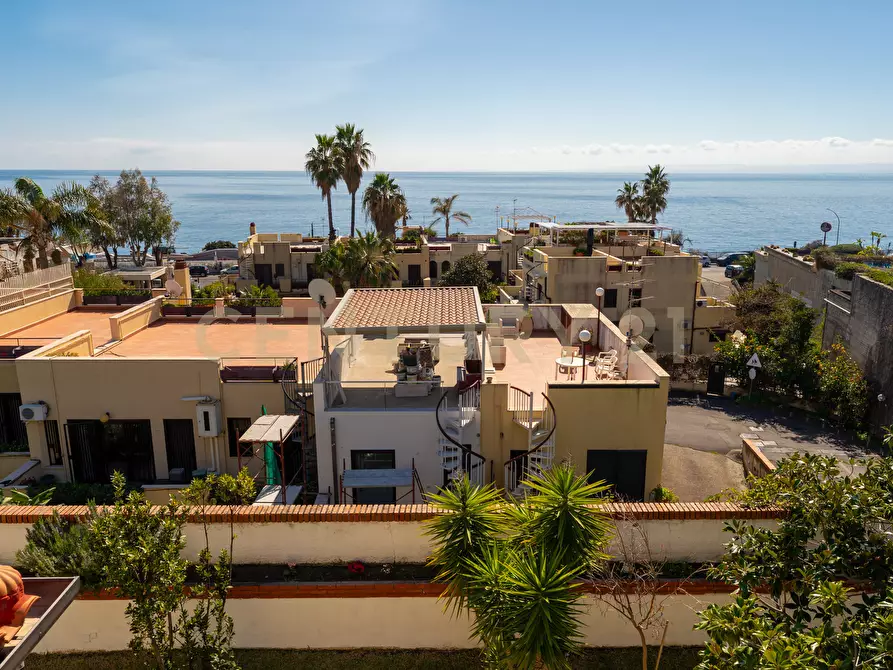 Immagine 87 di Villa in vendita  in Via Antonello da Messina 57 a Aci Castello