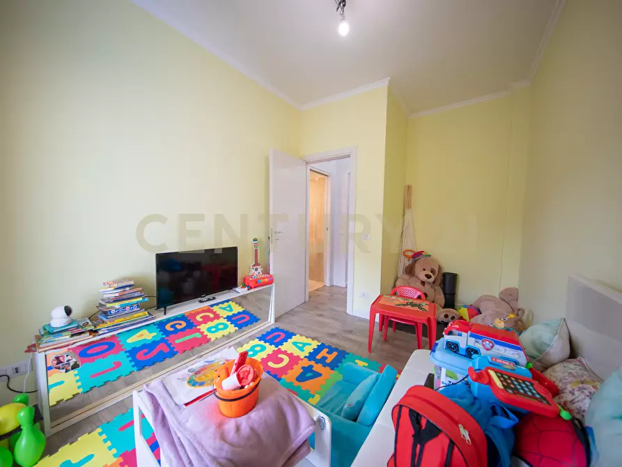 Immagine 18 di Quadrilocale in vendita  in Viale della Venezia Giulia 151 a Roma